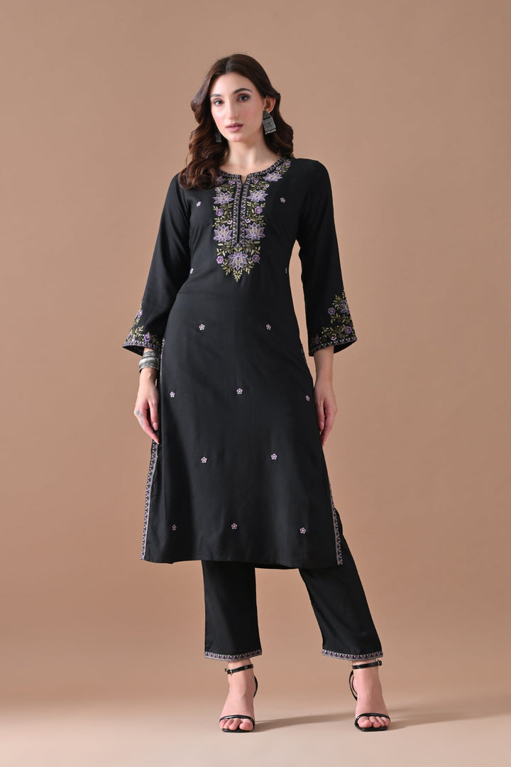 Black Embroidered Kurta Set (2 Piece)