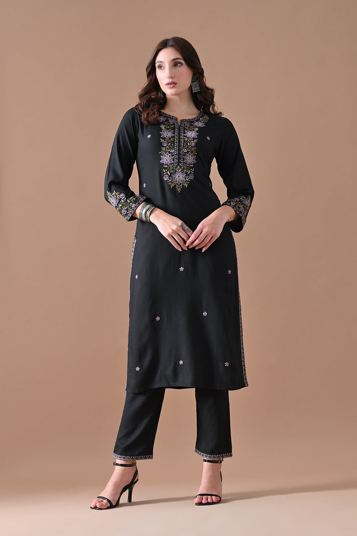 Black Embroidered Kurta Set (2 Piece)