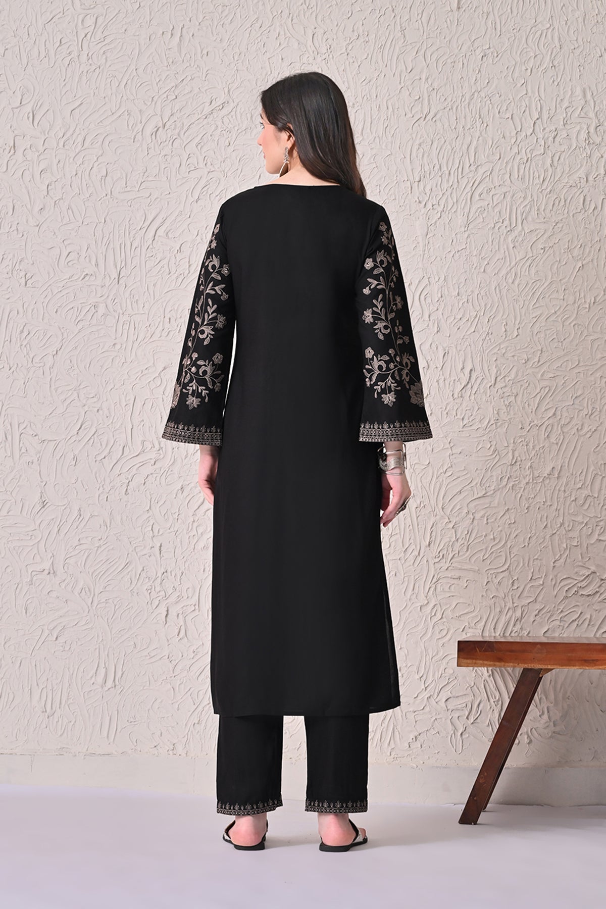 Black Embroidered Kurta 2 Pcs Set