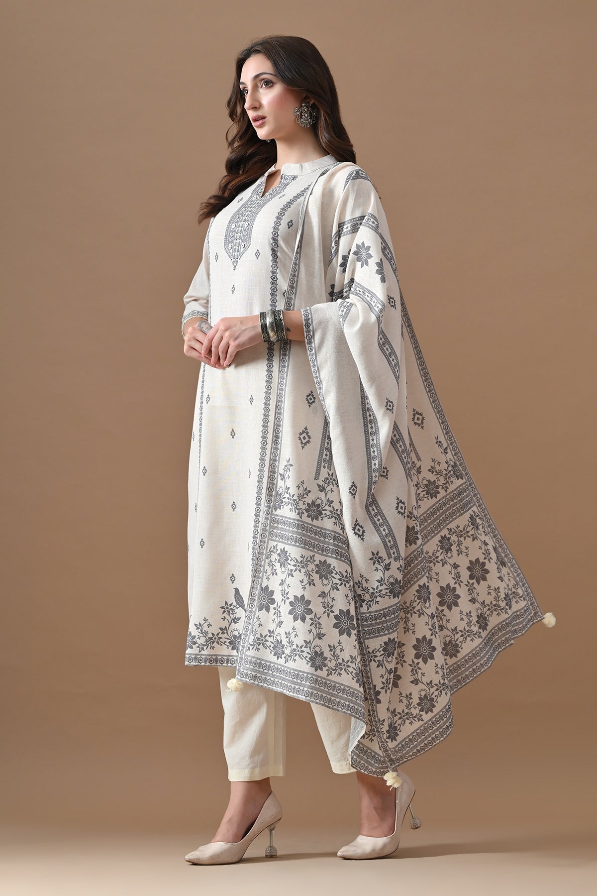 Cream Printed Kurta Set (3 Piece)