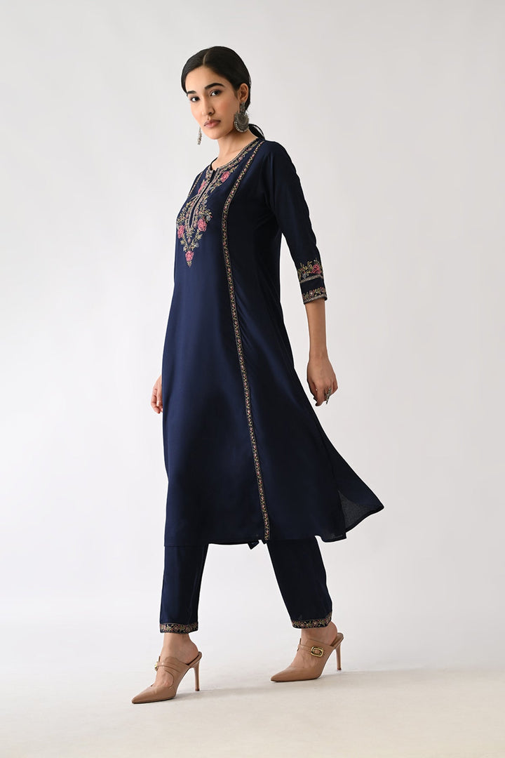 Blue Embroidered Kurta Set (2 Piece)