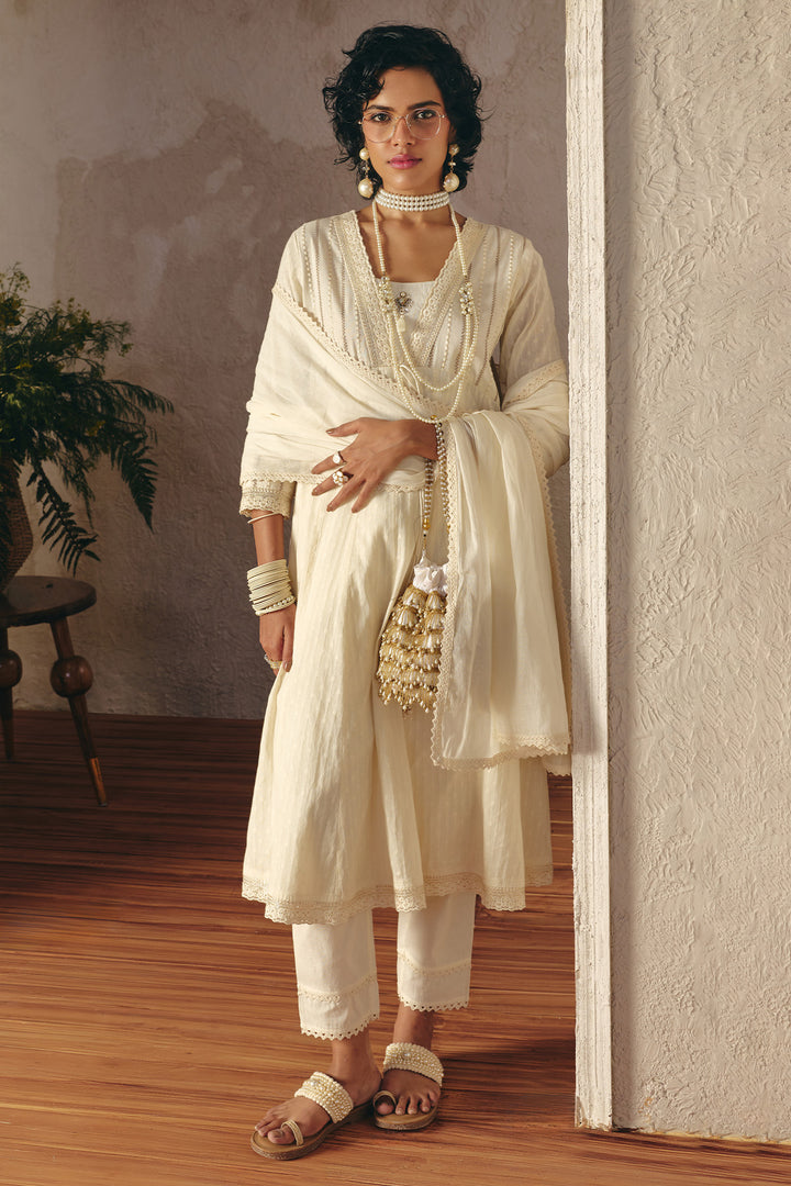Cream Embellished Kurta Set (3 Piece)