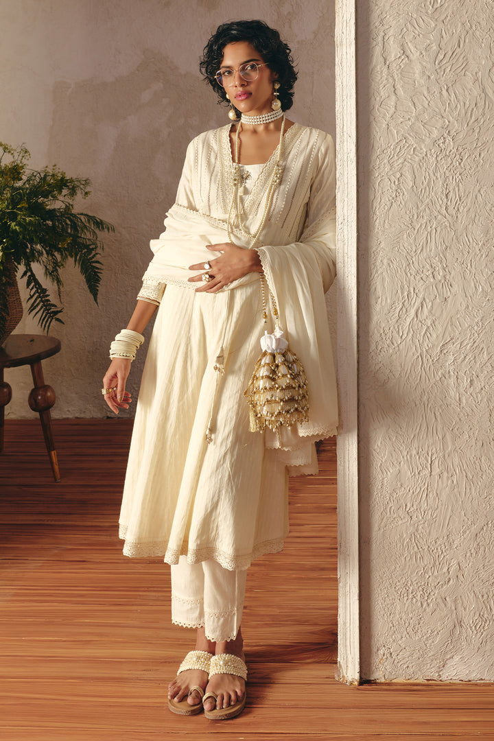 Cream Embellished Kurta Set (3 Piece)