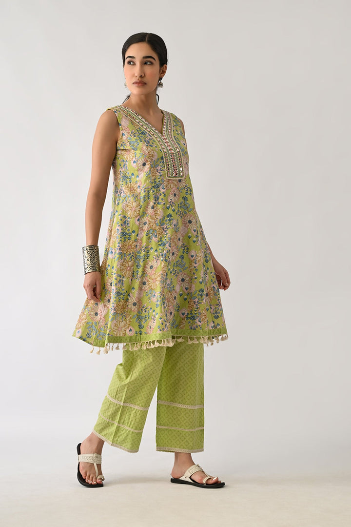 Green Embellished Kurta Set (2 Piece)