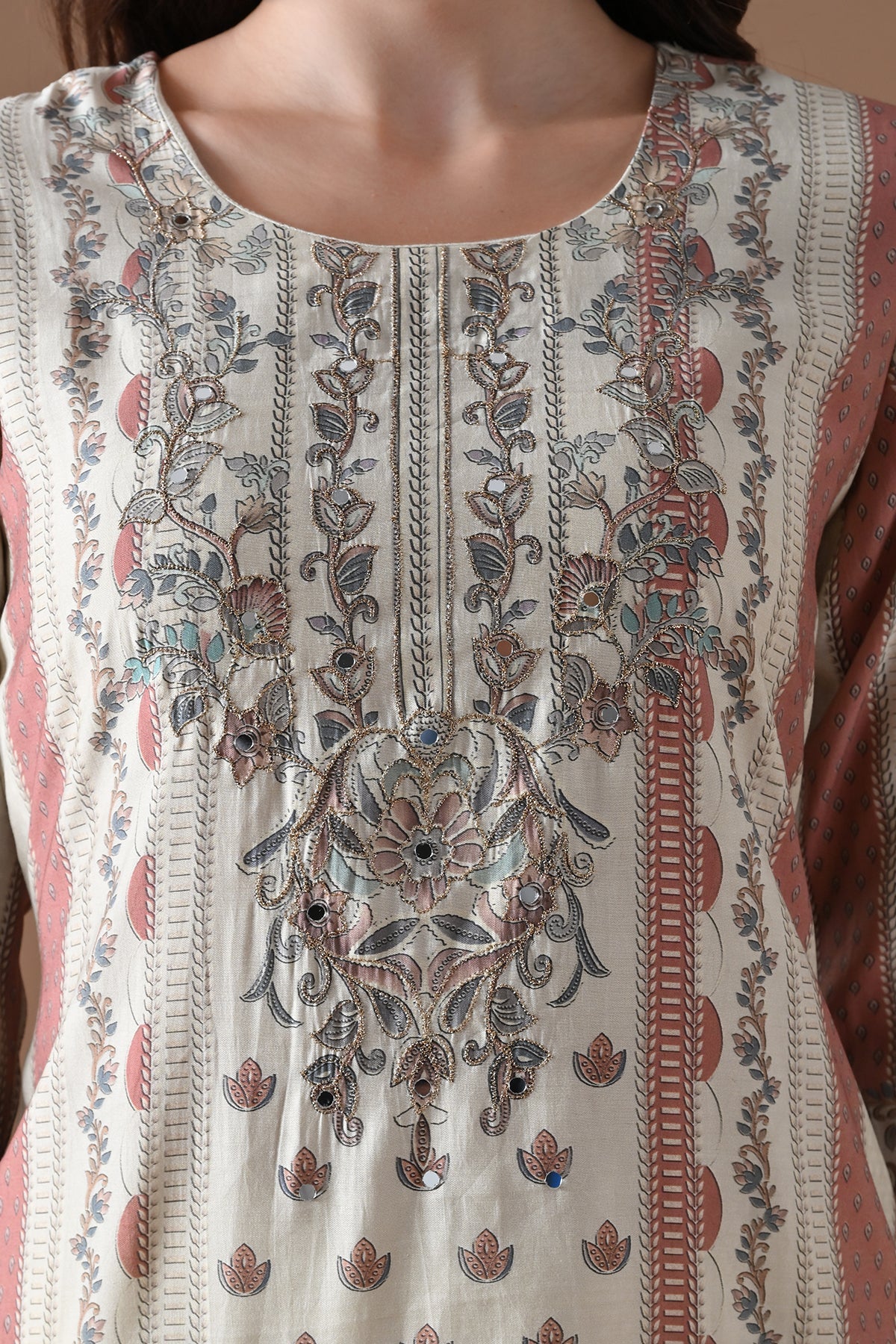 Cream Embellished Kurta 3 Pcs Set
