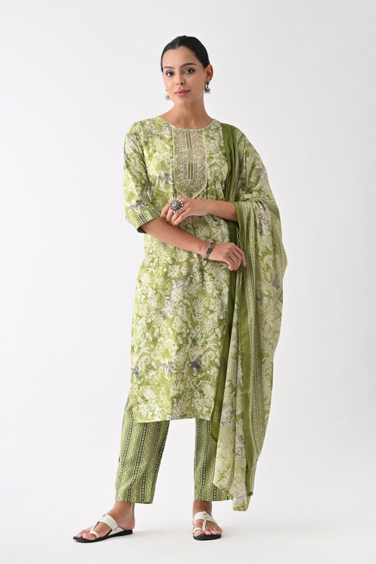 Green Paisley Printed Kurta 3 Pcs Set