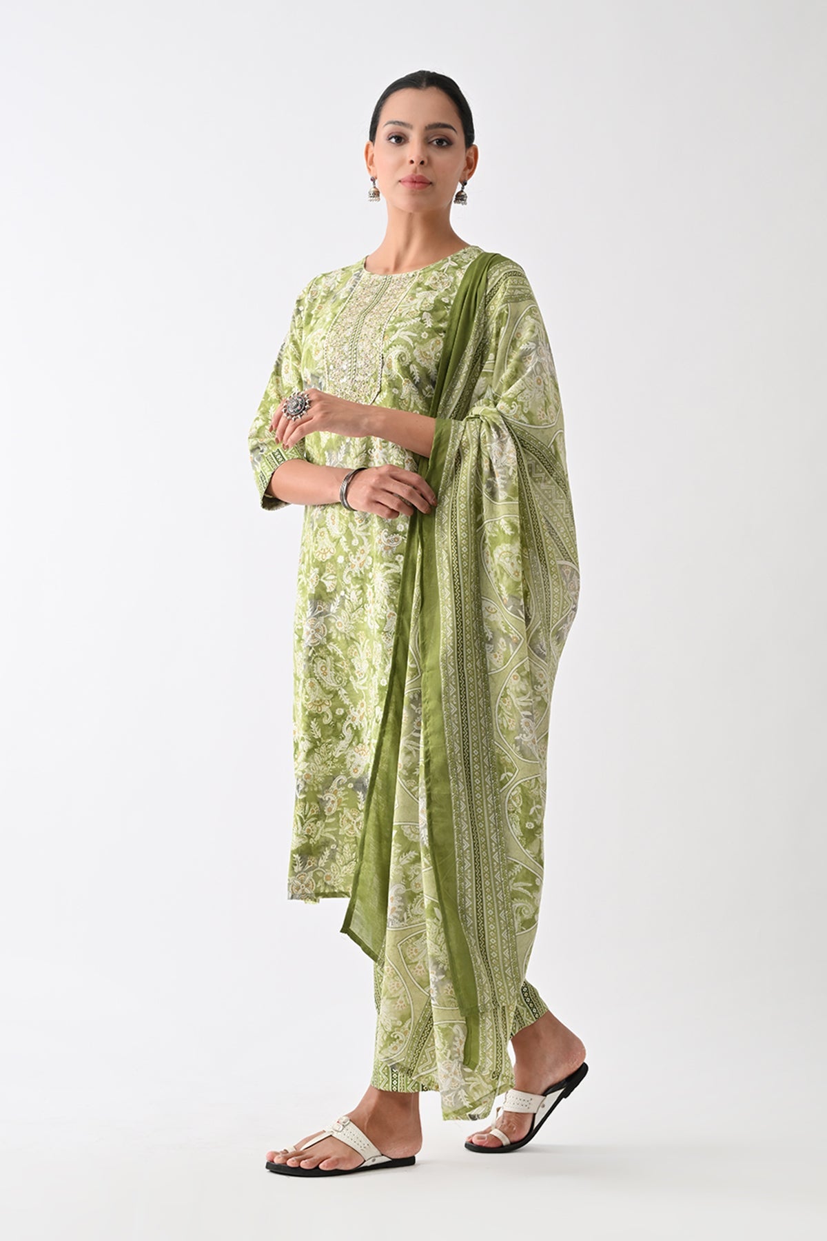 Green Paisley Printed Kurta 3 Pcs Set
