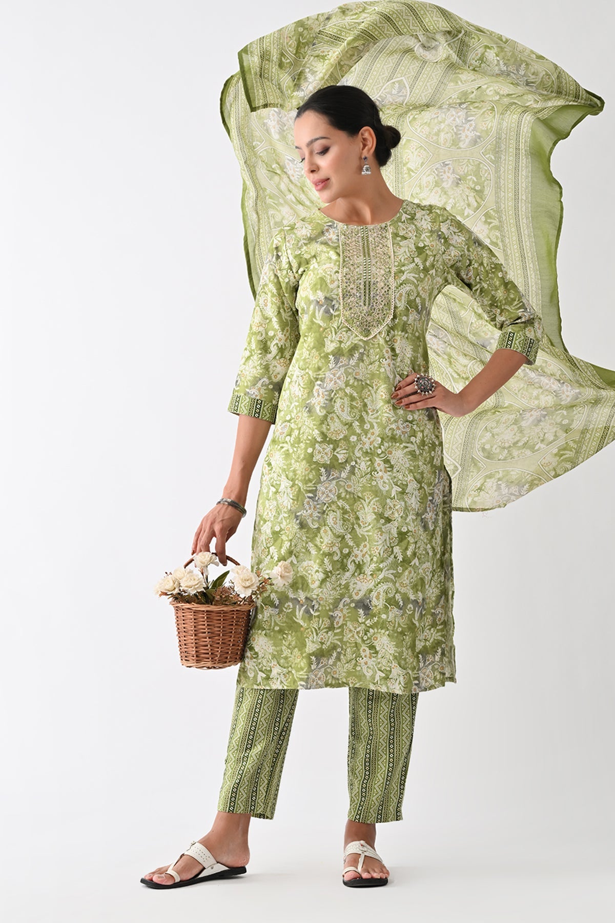 Green Paisley Printed Kurta 3 Pcs Set