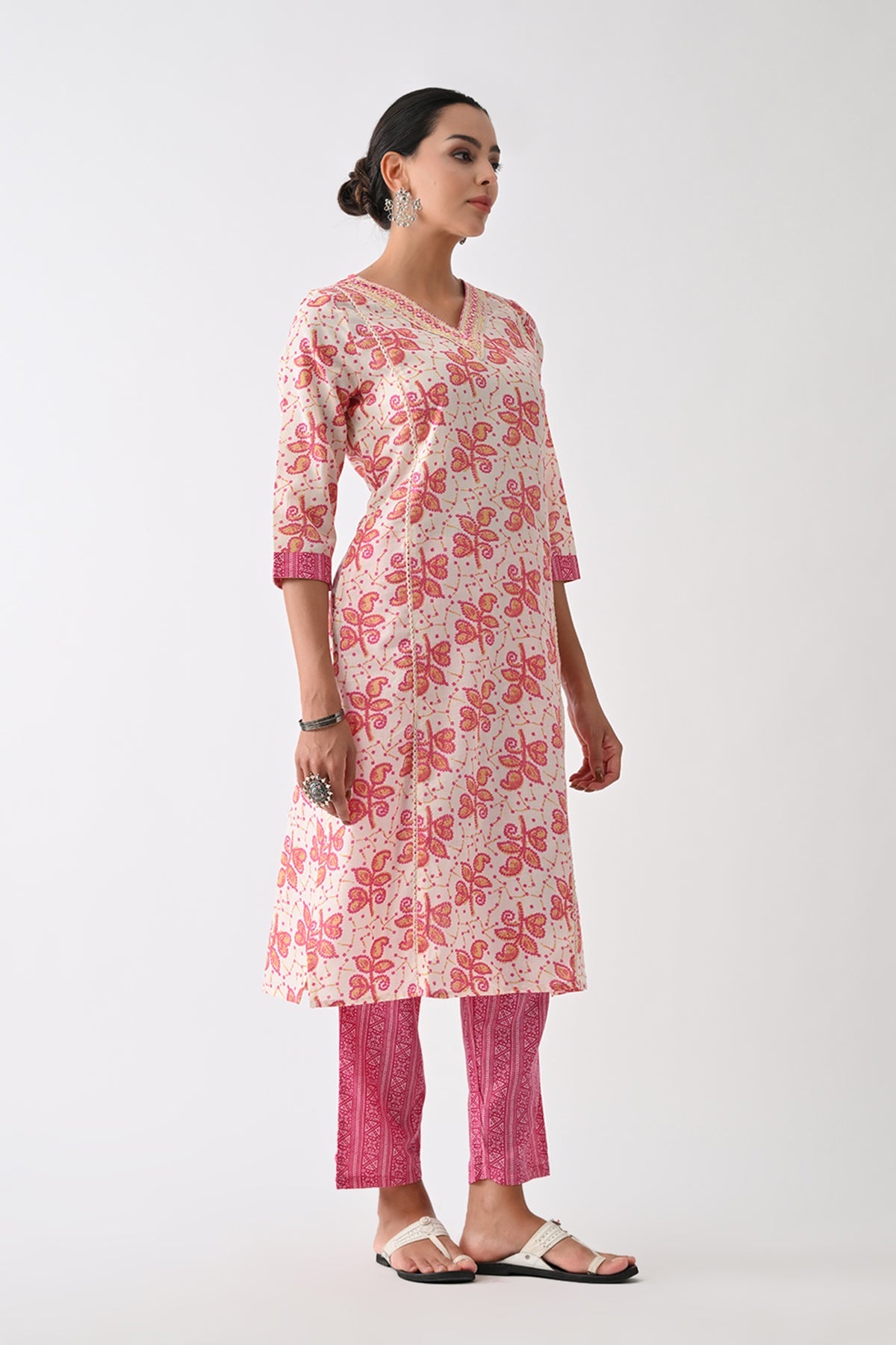 Pink Paisley Printed Kurta 3 Pcs Set