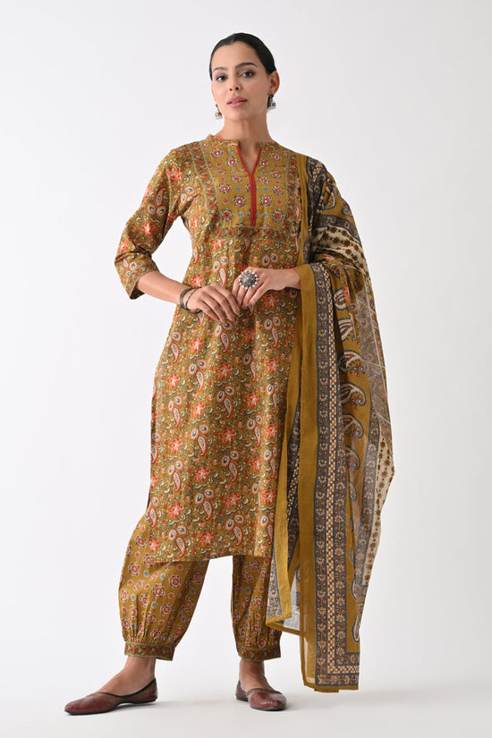 Green Paisley Printed Kurta Set (3 Piece)