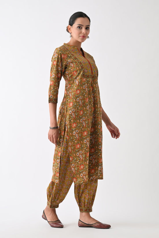 Green Paisley Printed Kurta Set (3 Piece)