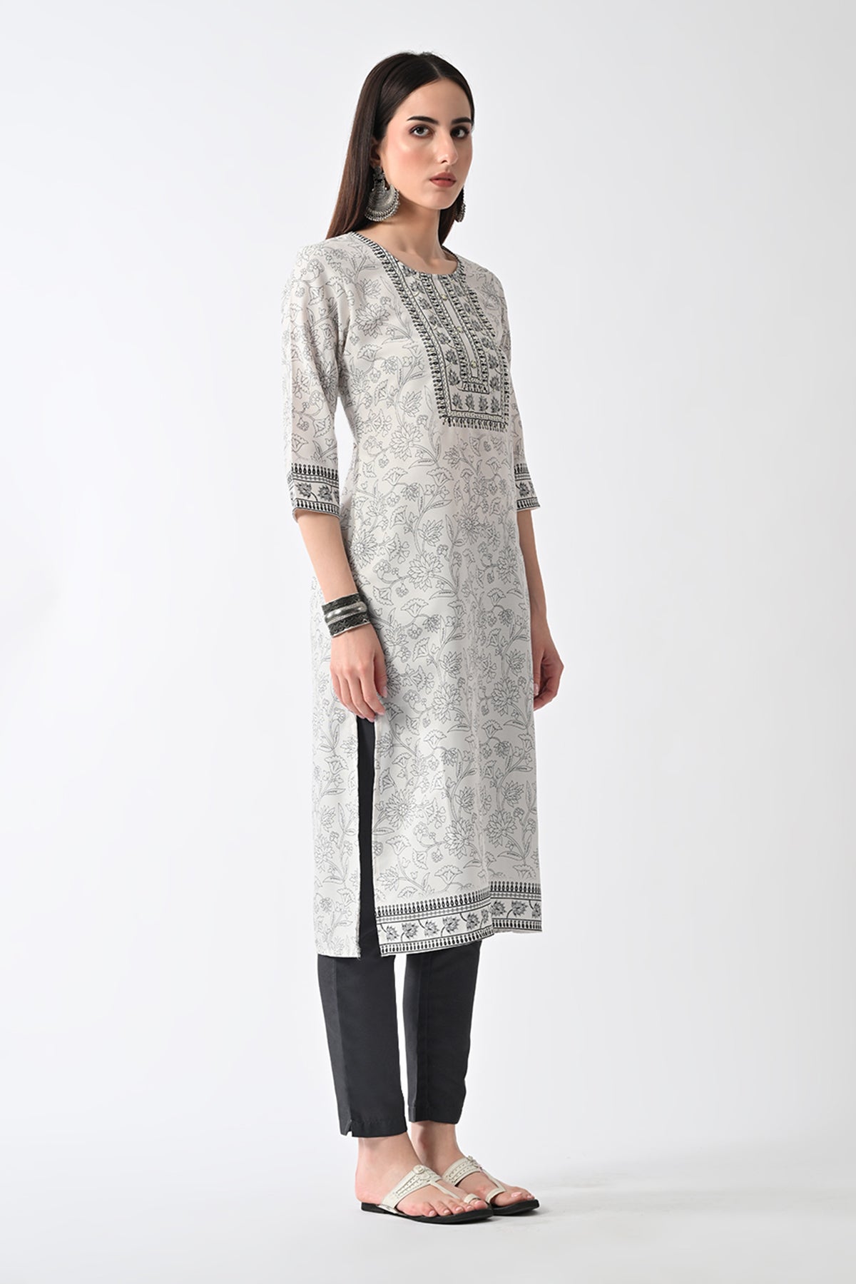 Cream Printed Kurta Set(3 Piece)