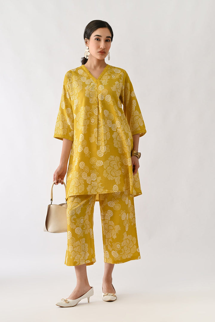 Yellow Printed A-line Kurta Set(2 Piece)