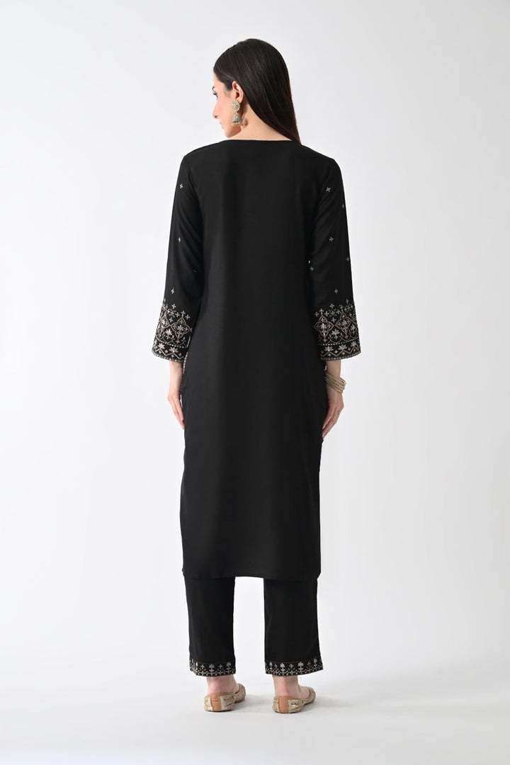 Black Embroidered Kurta Set (2 Piece)