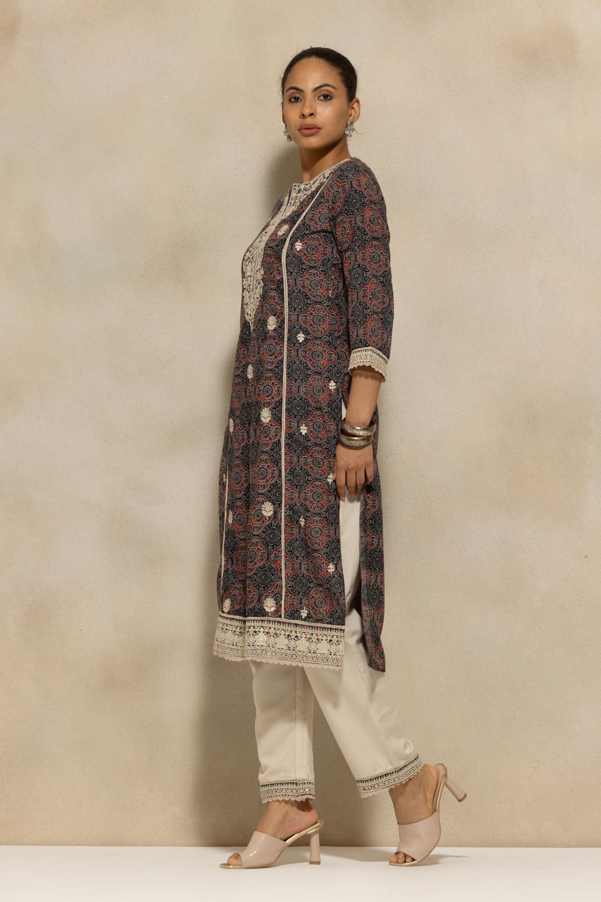 Black Embroidered Kurta 2 Pcs Set