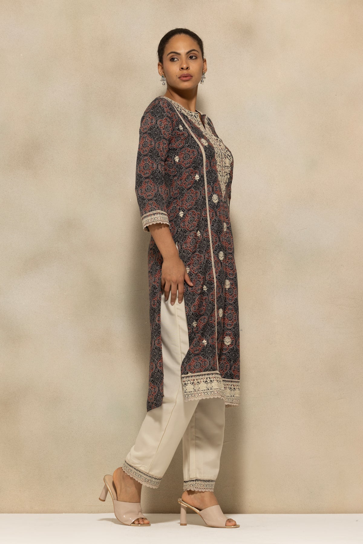 Black Embroidered Kurta 2 Pcs Set