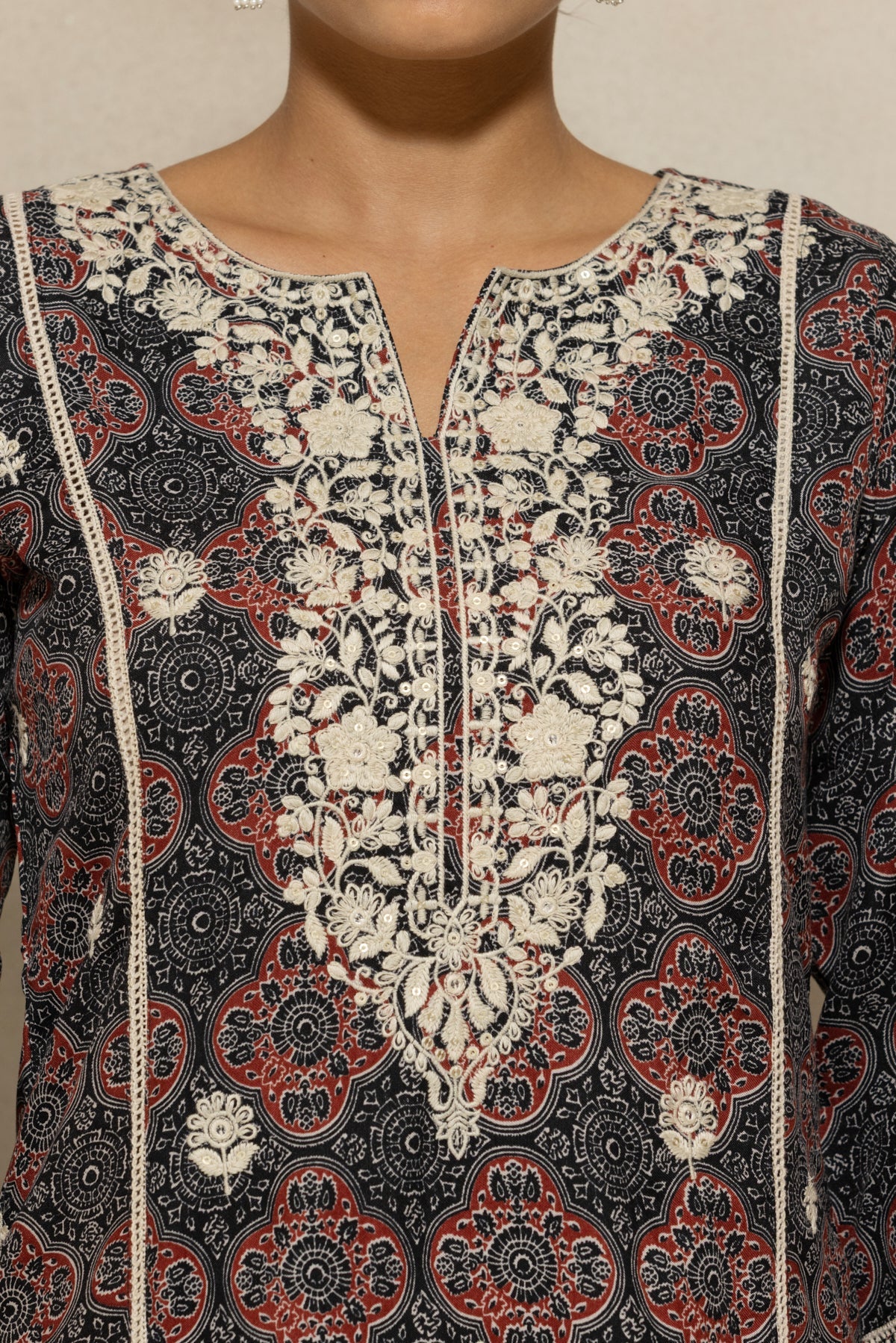 Black Embroidered Kurta 2 Pcs Set