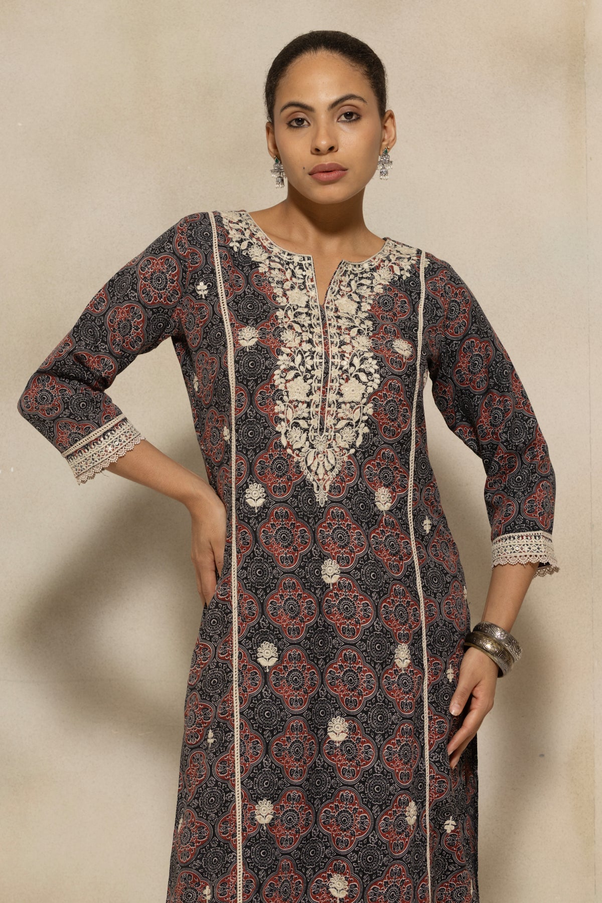 Black Embroidered Kurta 2 Pcs Set
