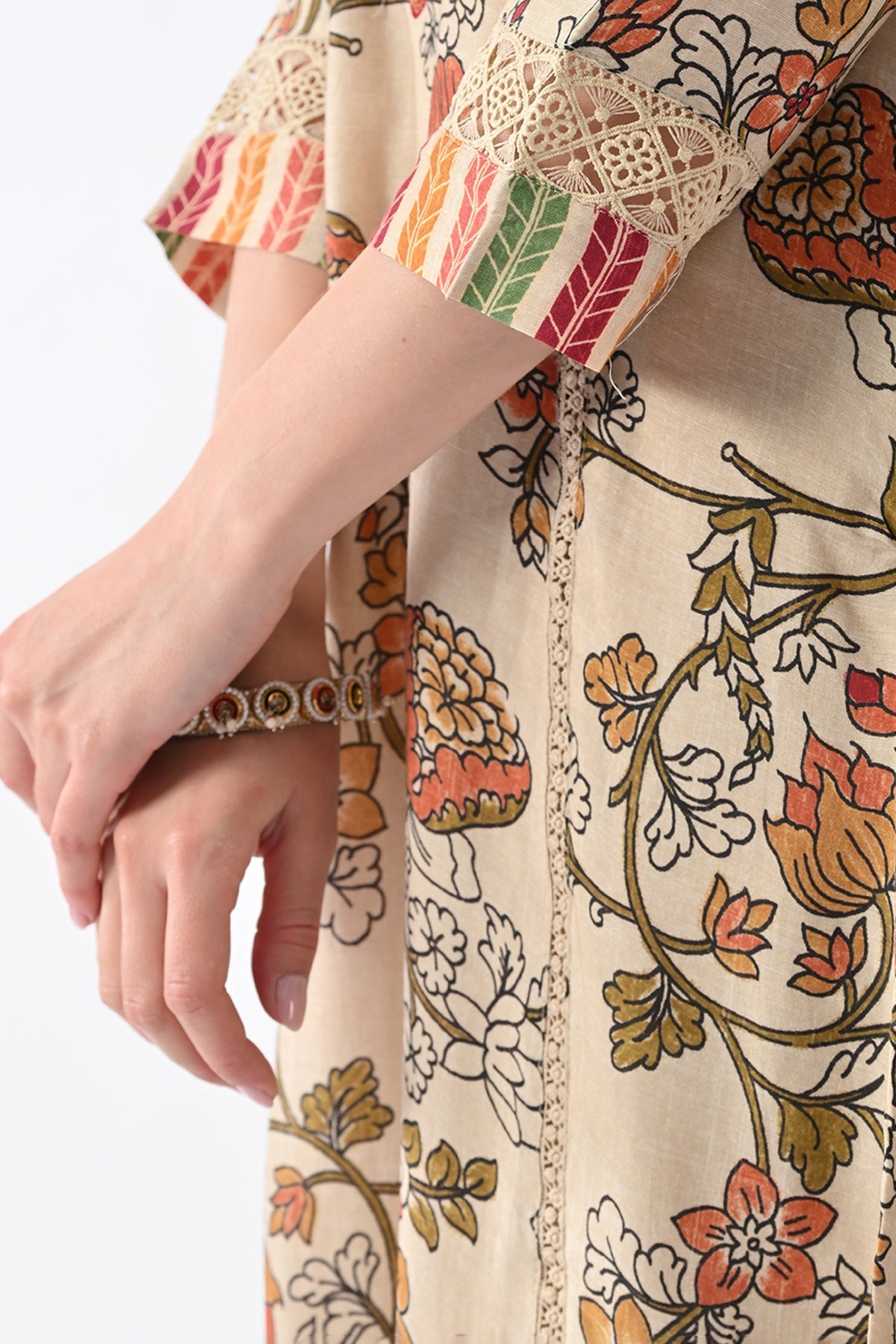 Beige Embellished Kurta Set (3 Piece)