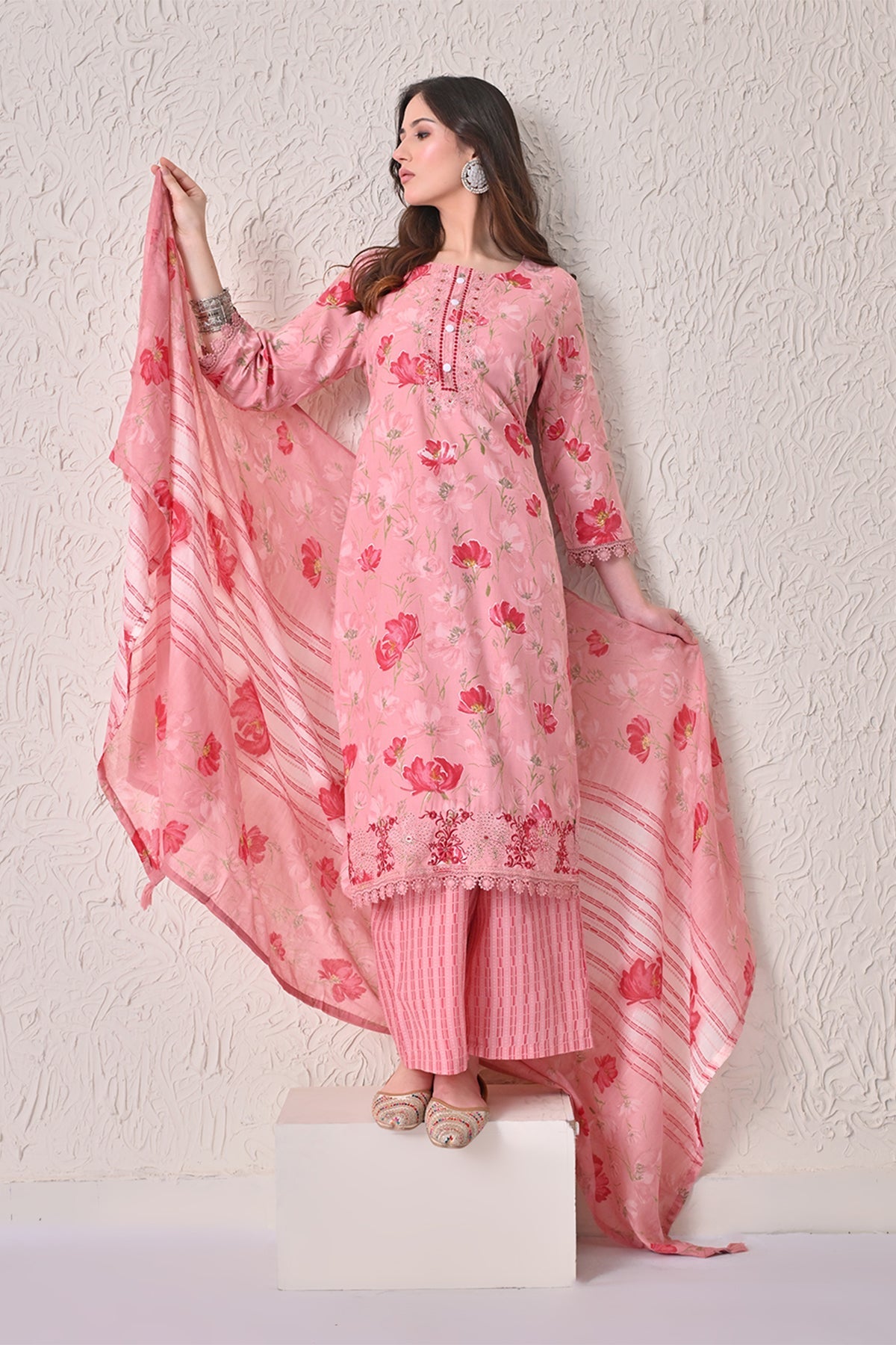Light Pink Floral Printed Kurta 3 Pcs Set