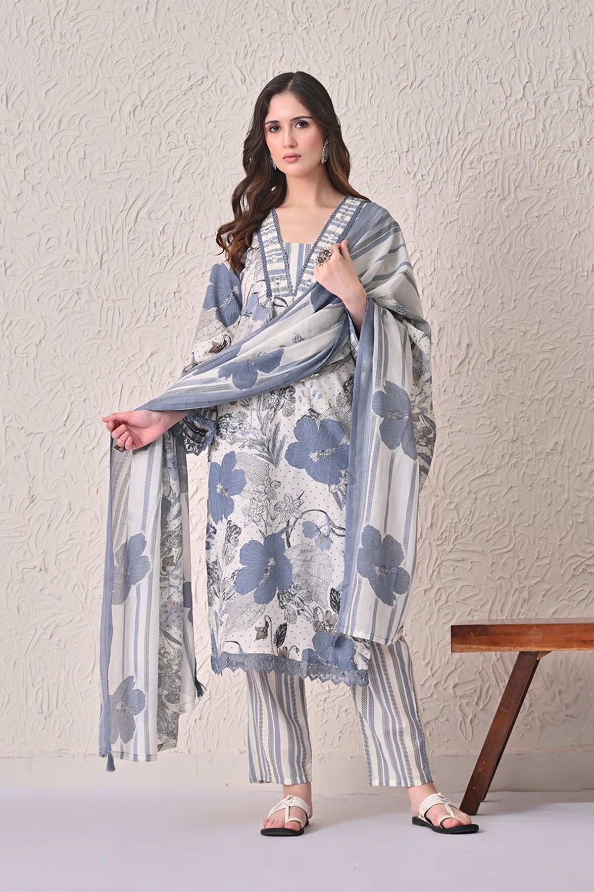 Cream Floral Printed Kurta 3 Pcs Set