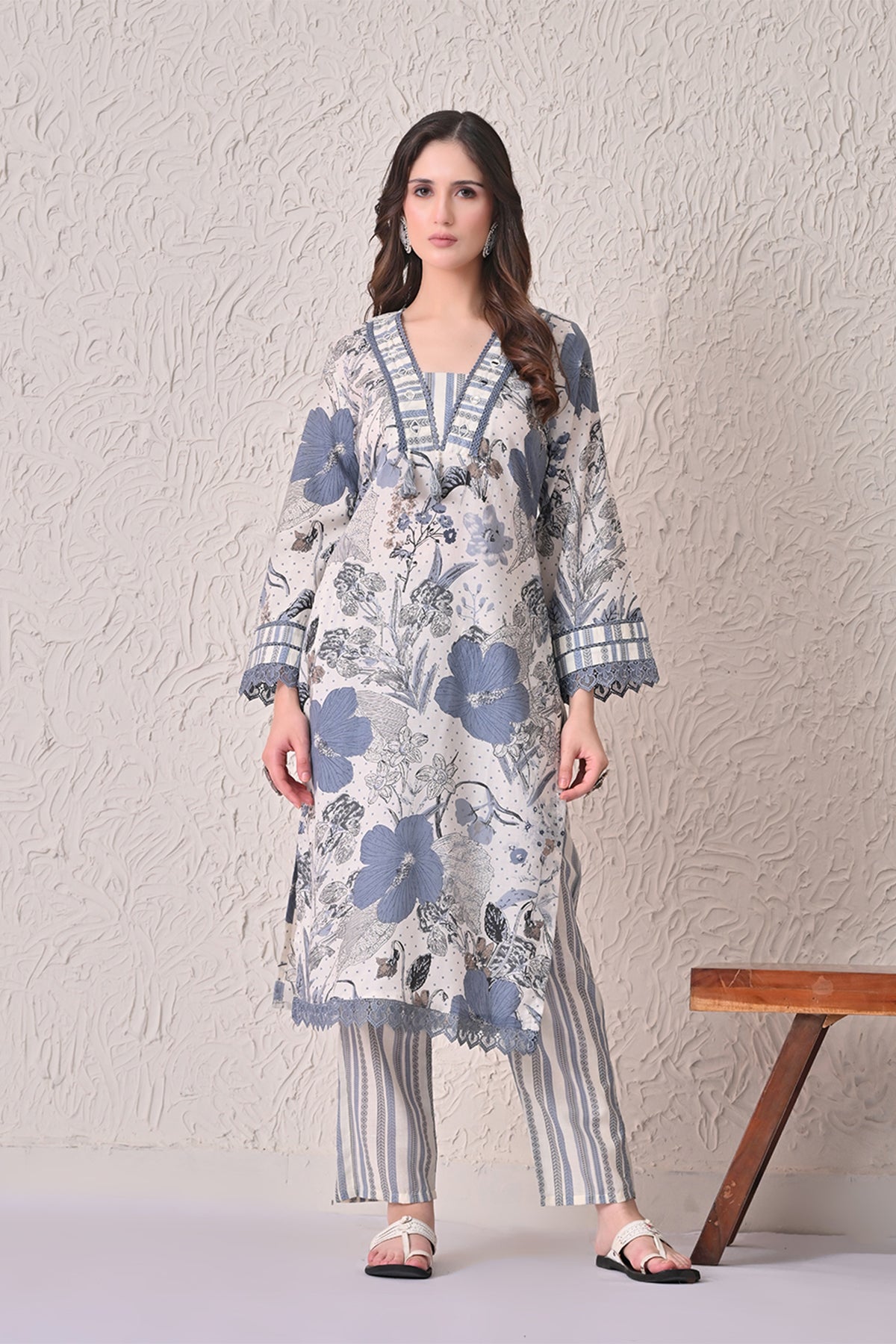 Cream Floral Printed Kurta 3 Pcs Set