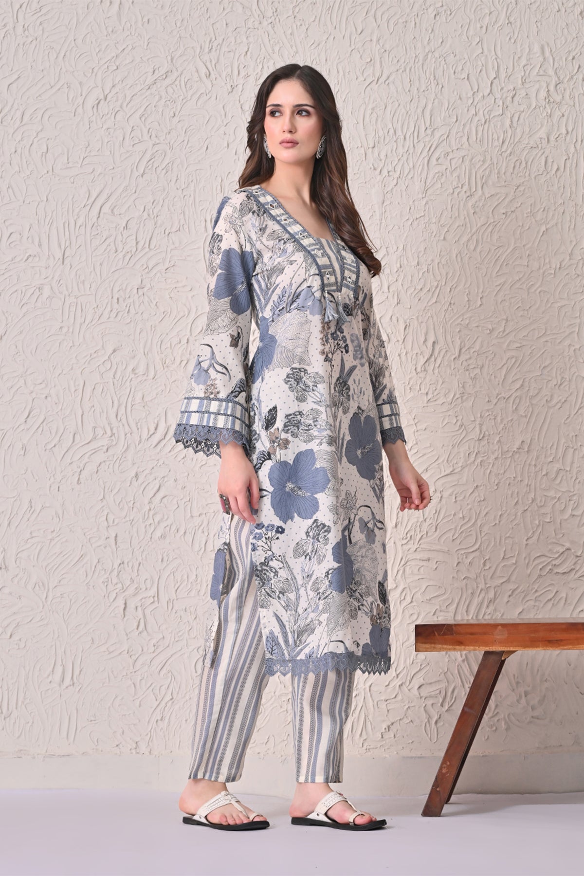 Cream Floral Printed Kurta 3 Pcs Set