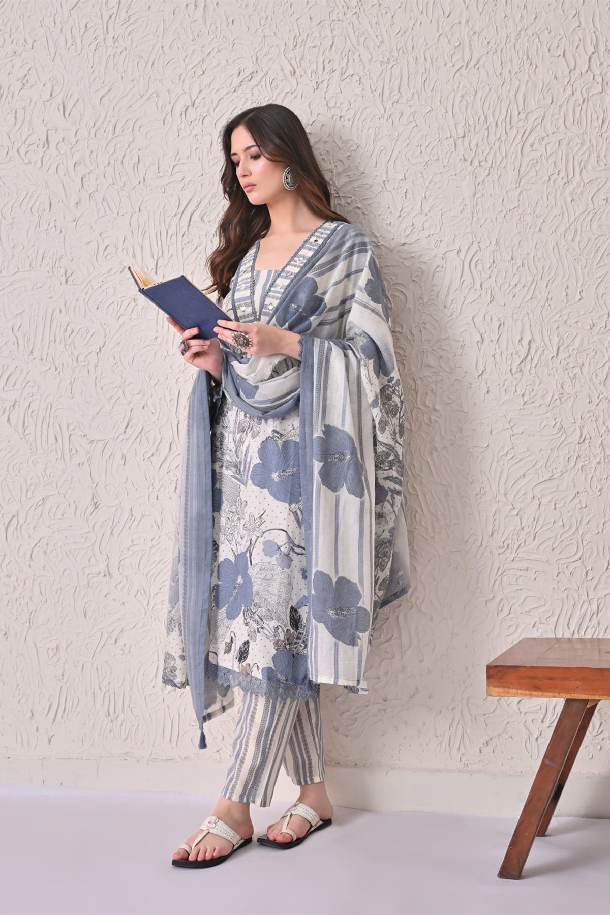 Cream Floral Printed Kurta 3 Pcs Set