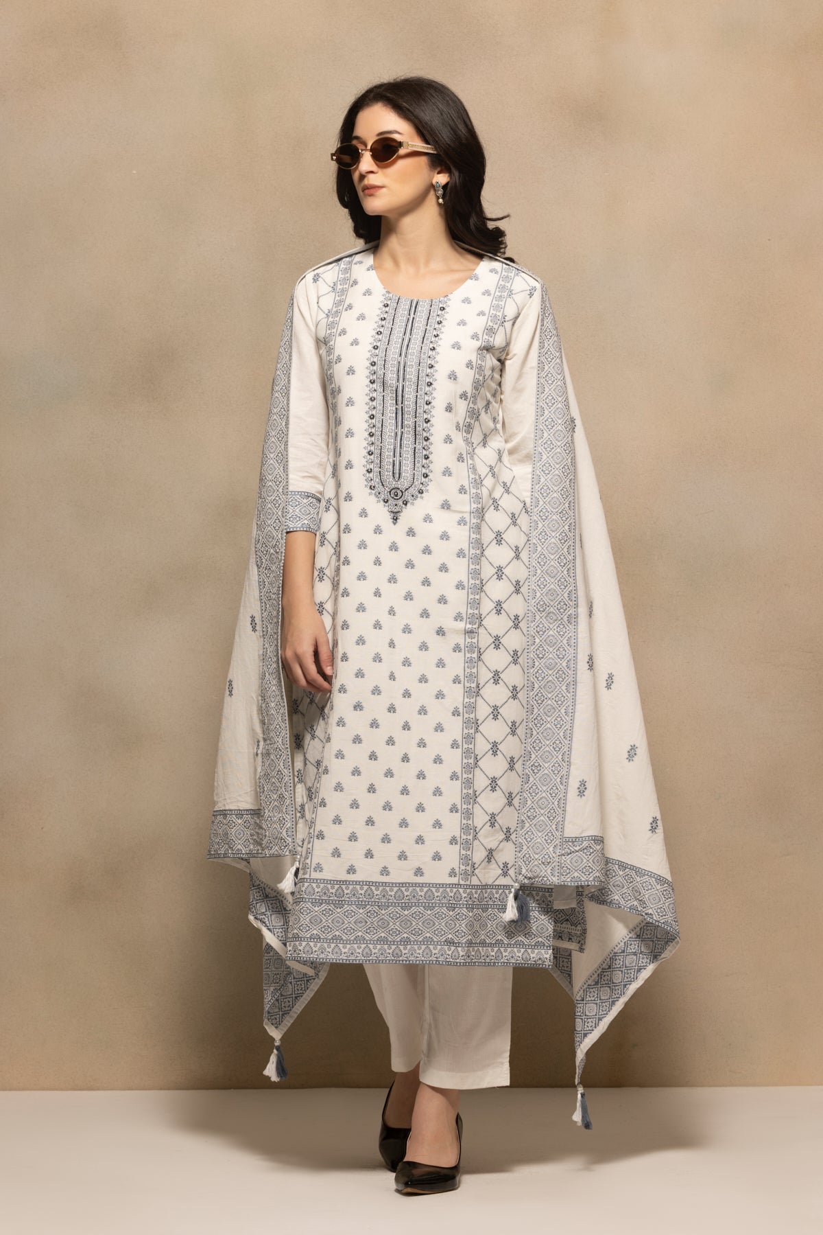 Cream Embellished Kurta 3 Pcs Set