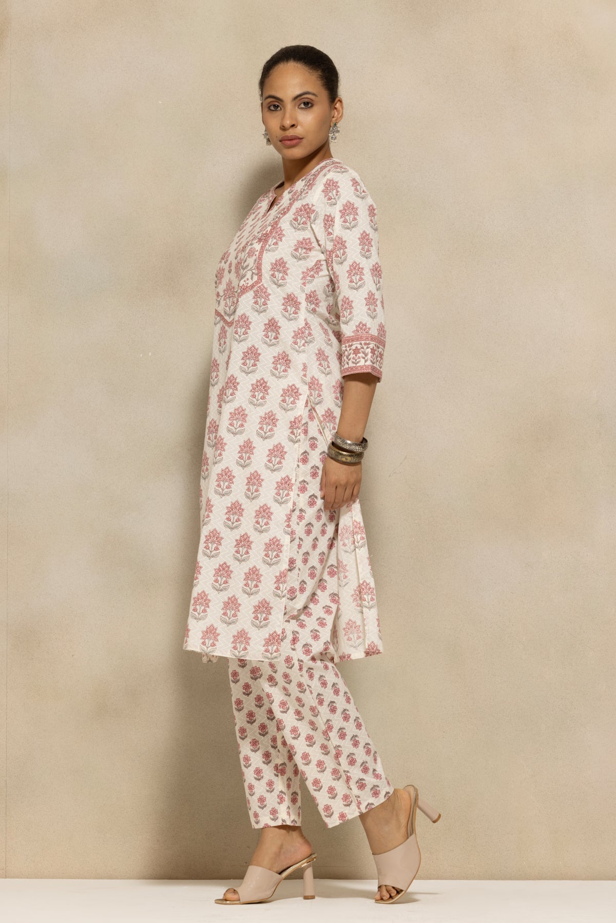 Cream Floral Printed Kurta 2 Pcs Set