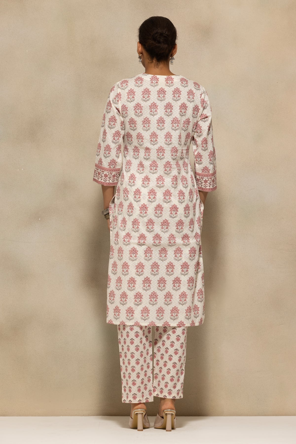 Cream Floral Printed Kurta 2 Pcs Set
