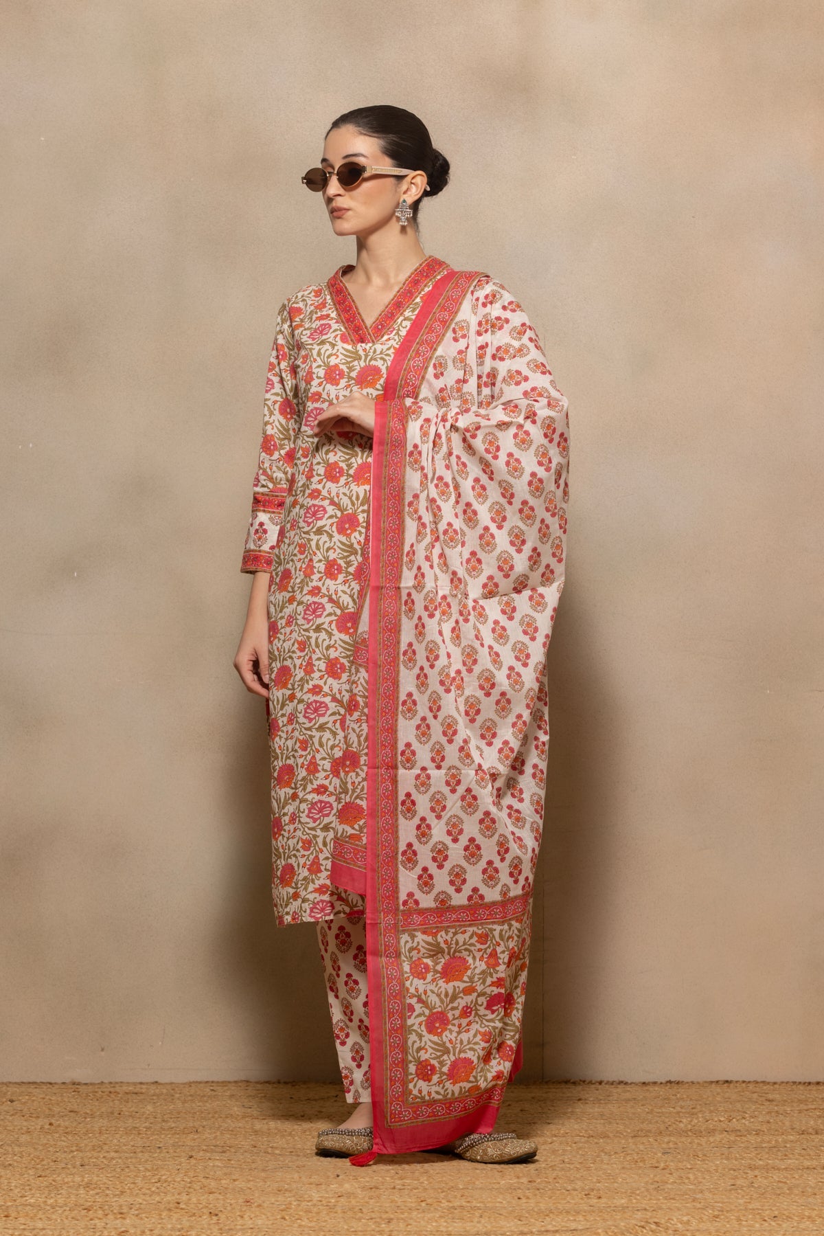 Cream Floral Printed Kurta 3 Pcs Set
