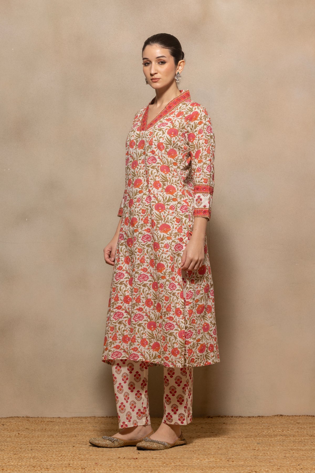Cream Floral Printed Kurta 3 Pcs Set