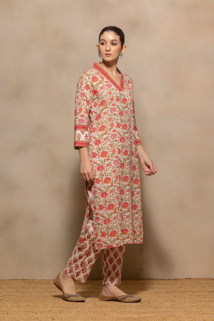 Cream Floral Printed Kurta 3 Pcs Set