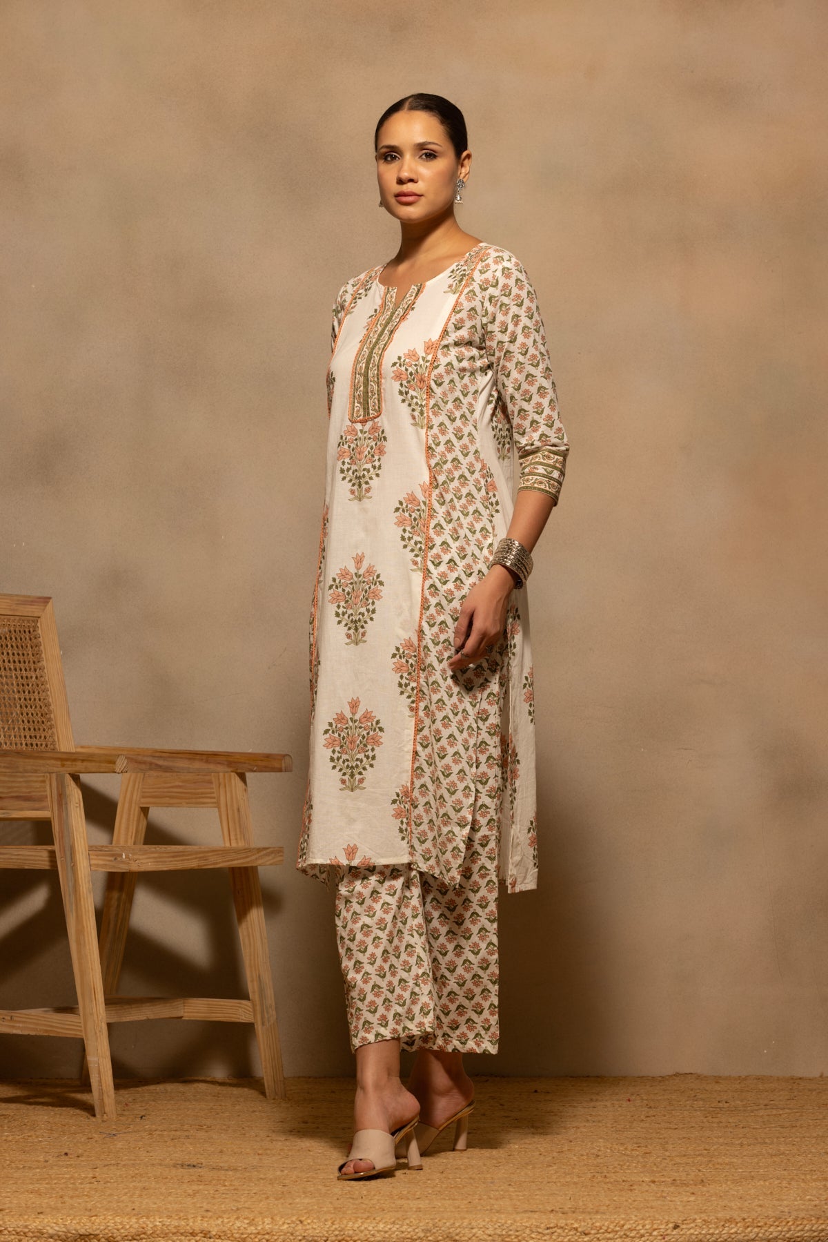 Cream Floral Printed Kurta 3 Pcs Set