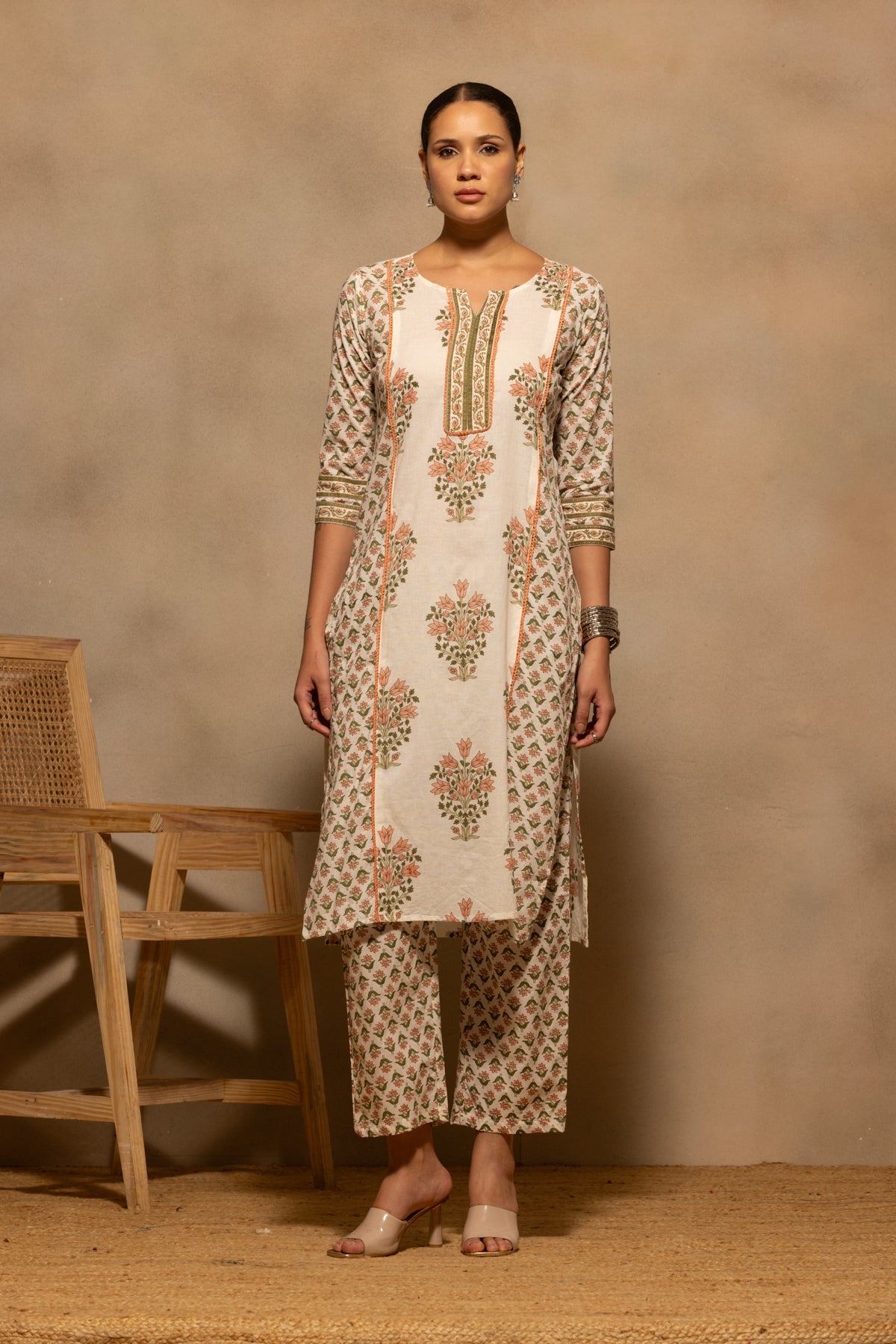 Cream Floral Printed Kurta 3 Pcs Set