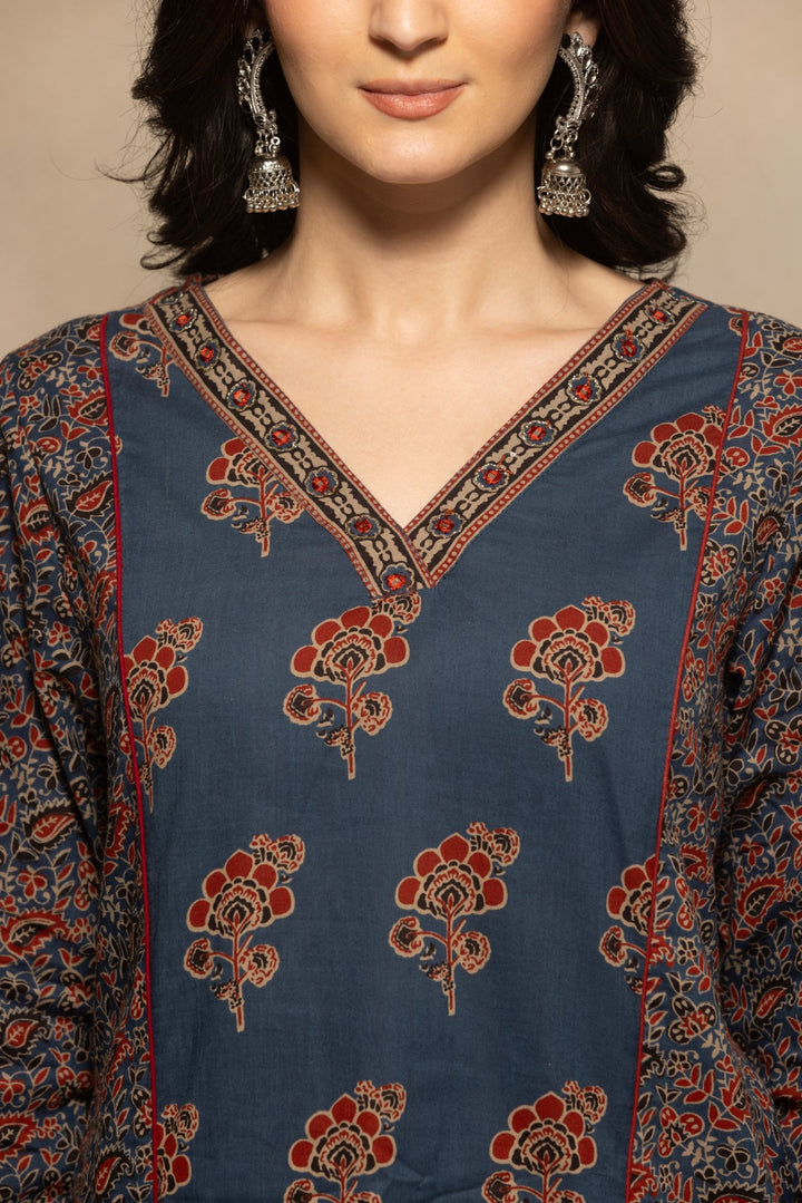 Blue Floral Printed Kurta 3 Pcs Set