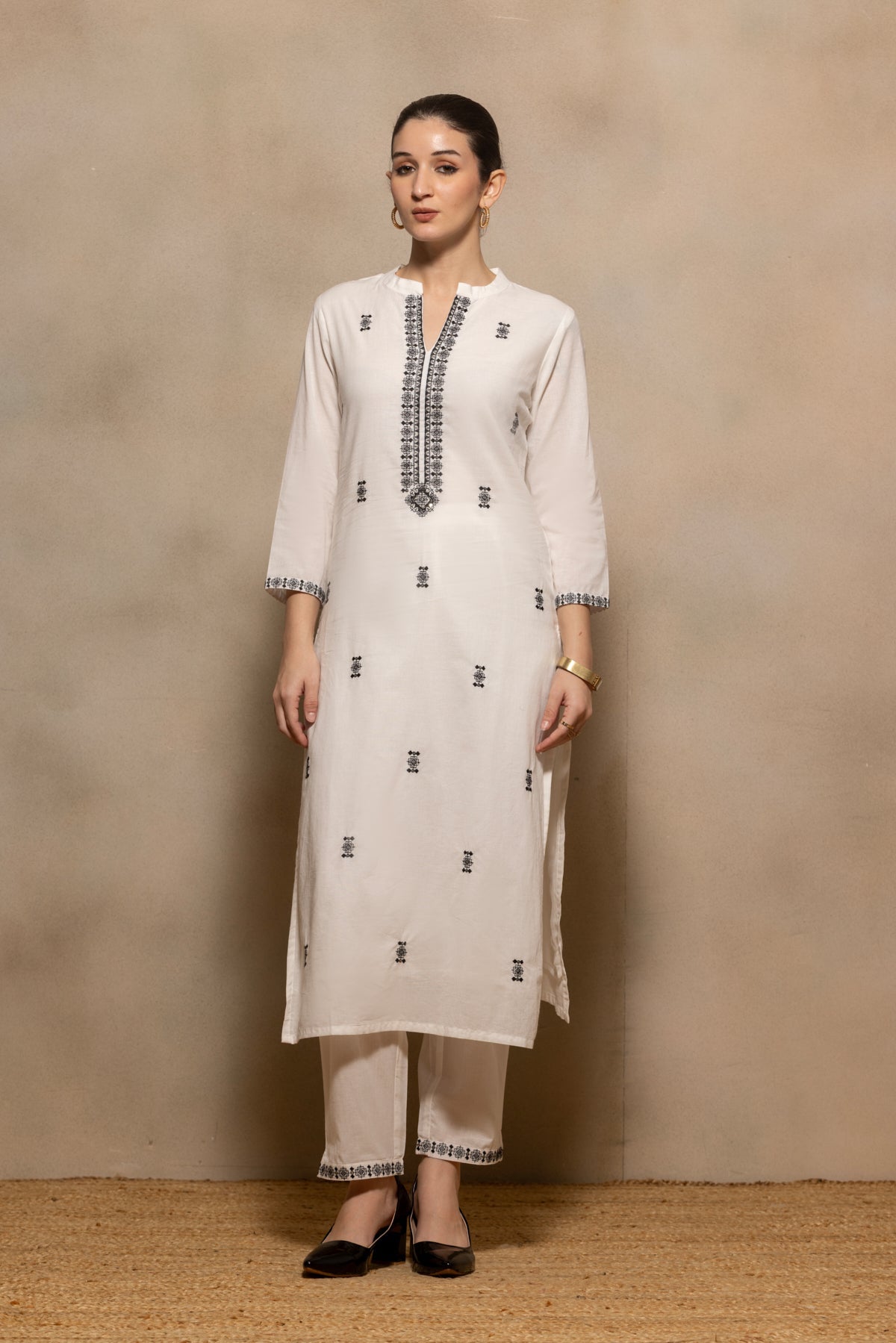 Cream Embroidered Kurta 3 Pcs Set