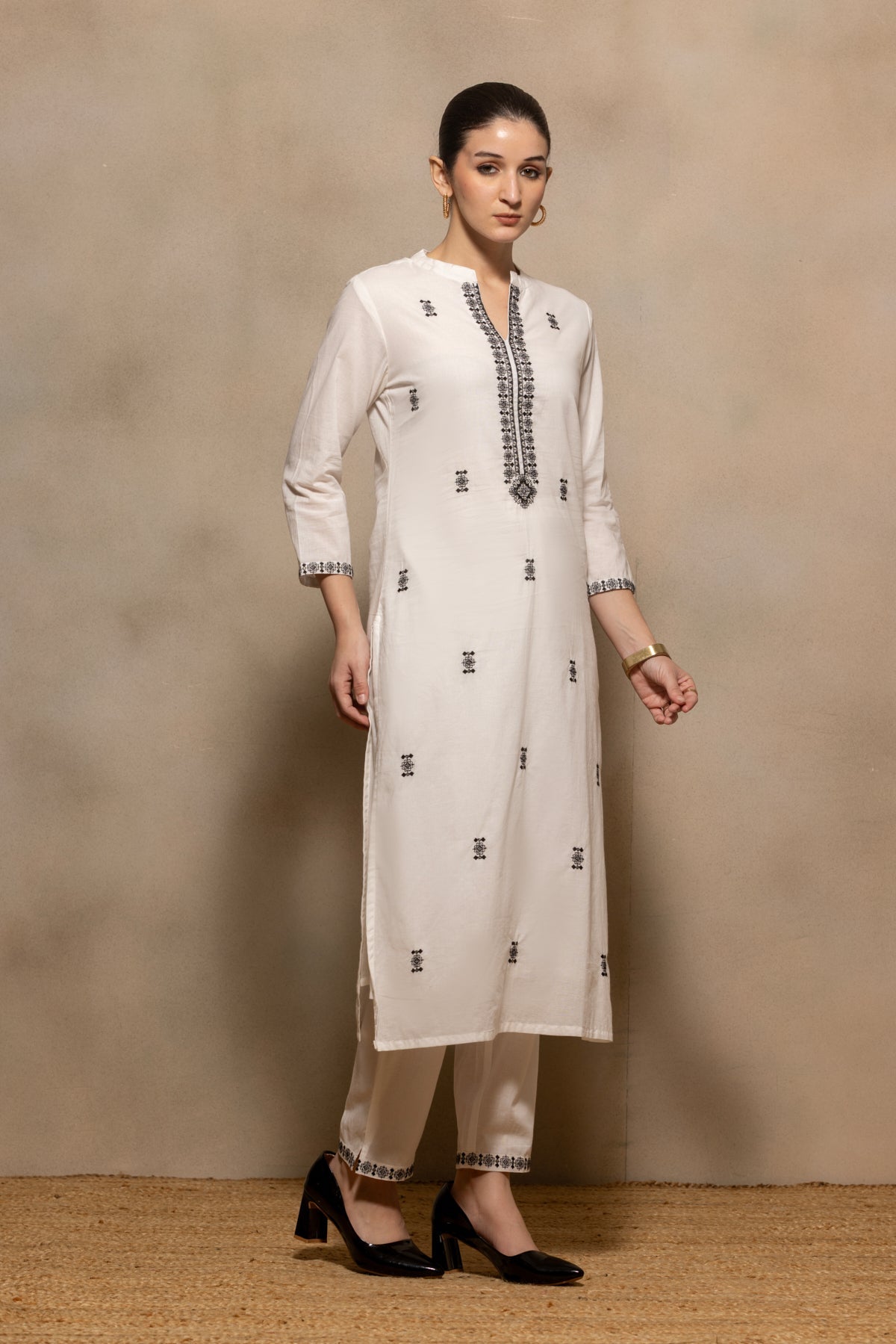 Cream Embroidered Kurta 3 Pcs Set