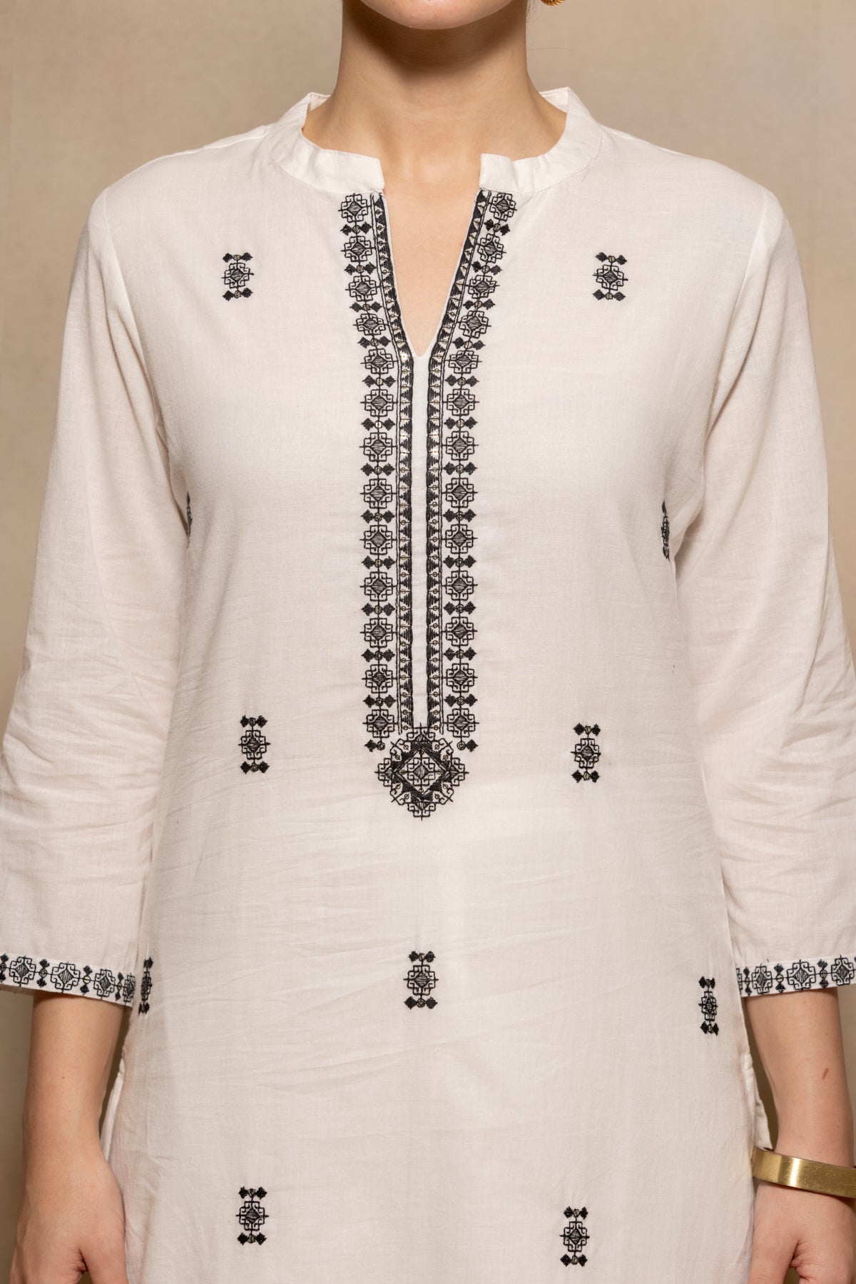 Cream Embroidered Kurta 3 Pcs Set