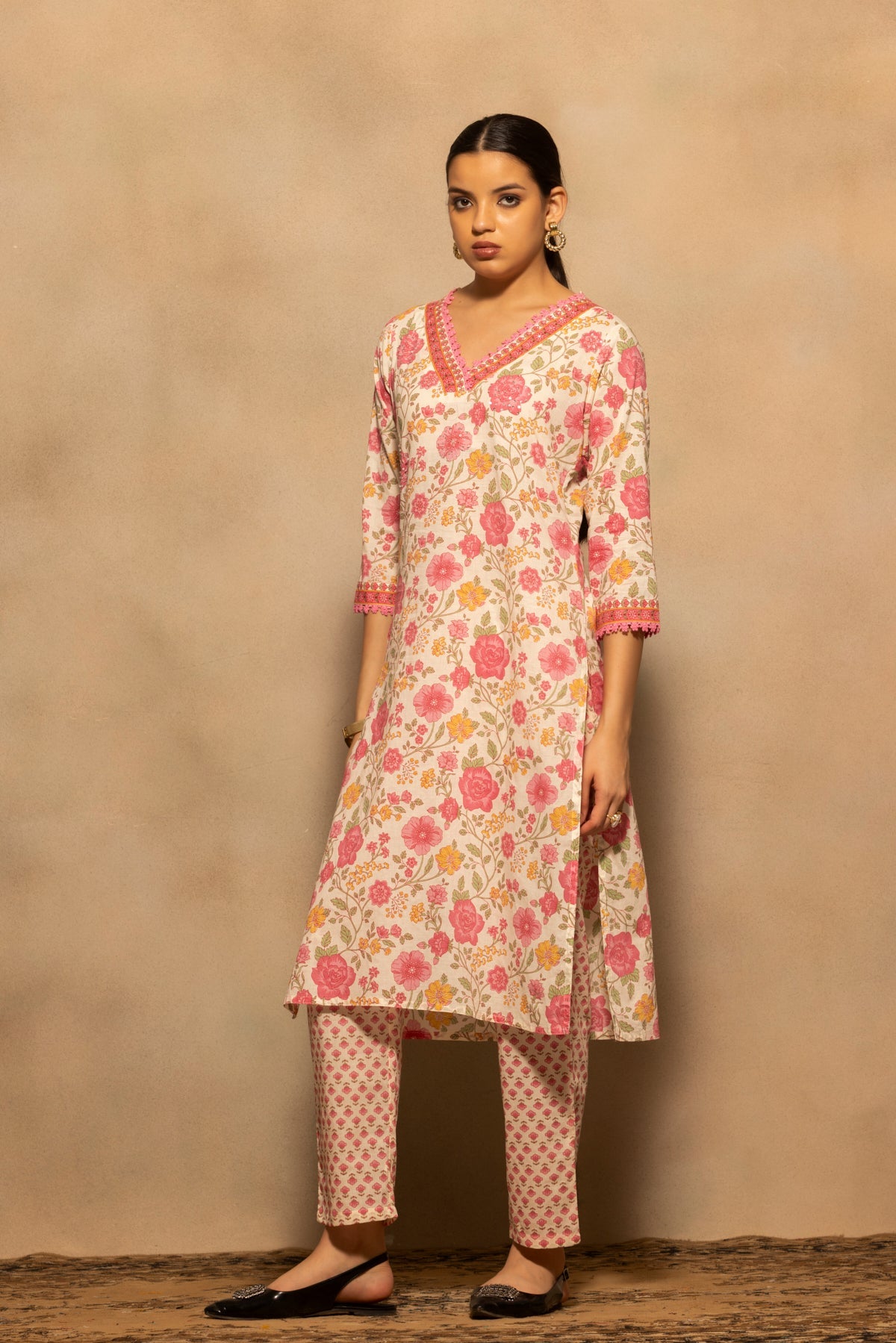 Cream Floral Printed Kurta 3 Pcs Set