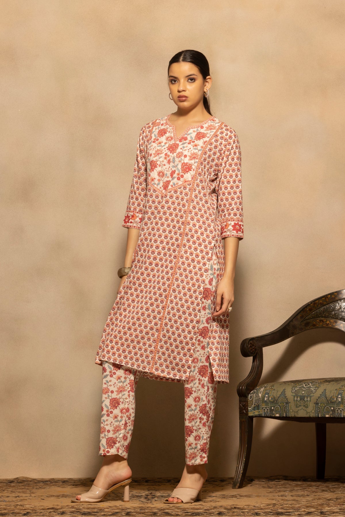 Cream Floral Printed Kurta 3 Pcs Set