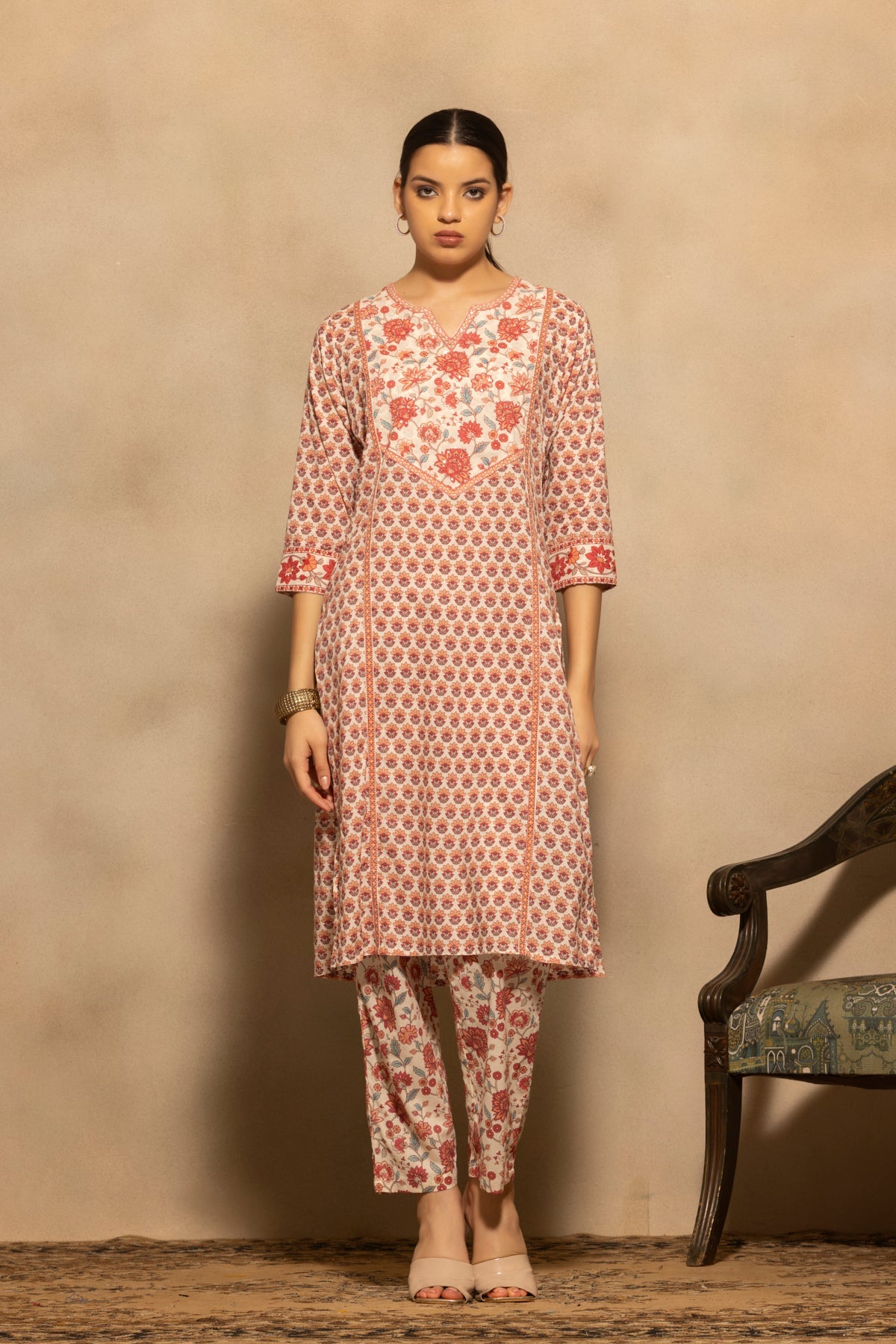 Cream Floral Printed Kurta 3 Pcs Set