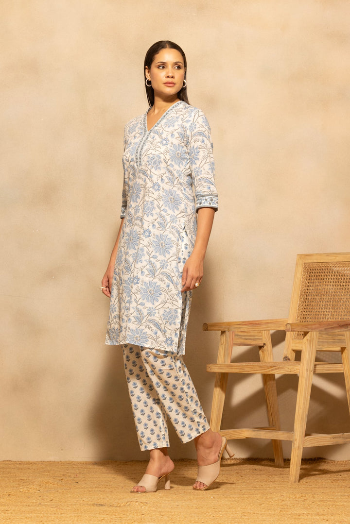 White Floral Printed Kurta 3 Pcs Set
