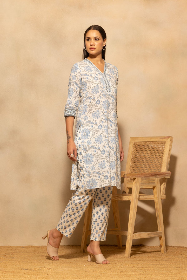 White Floral Printed Kurta 3 Pcs Set