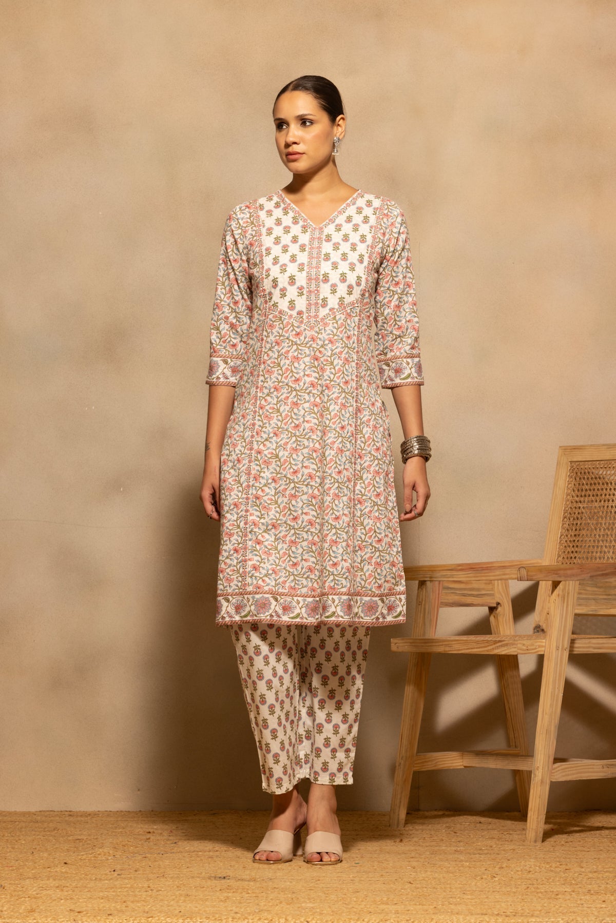 Cream Floral Printed Kurta 3 Pcs Set