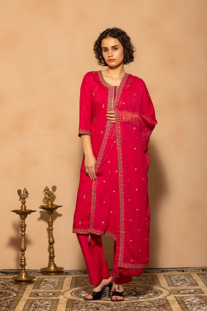 Pink Embroidered Kurta 3 Pcs Set