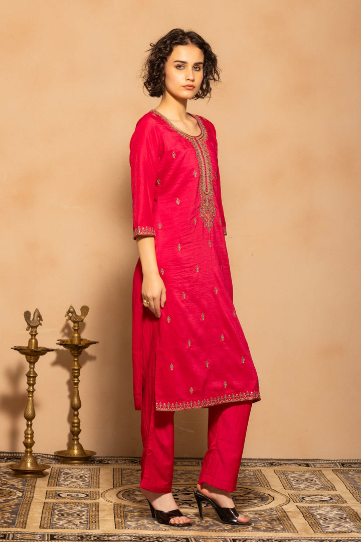 Pink Embroidered Kurta 3 Pcs Set