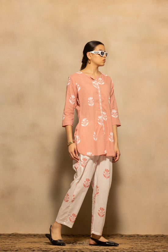 Pink Floral Printed Kurta 2 Pcs Set