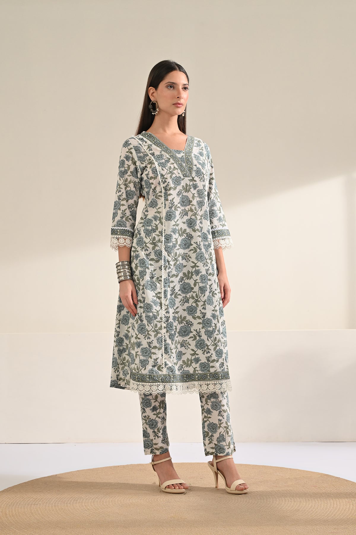 White Floral Printed Kurta 3 Pcs Set